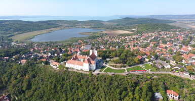 Készíts gyönyörű drónfotókat videókat holnaptól! Nem is gondolnád, milyen egyszerű dolog egy DJI drón megvétele és használatának megtanulása. Egy jó drón ára kevesebb, mint amennyibe egy jó telefon kerül….